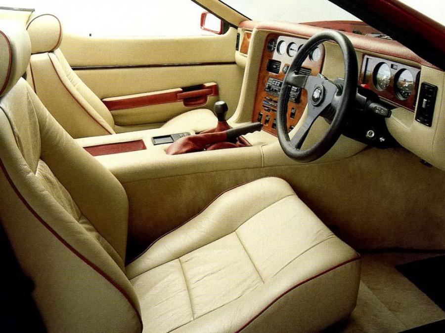 Интерьер TVR 400 SE 1988 года  (фото 2 из 3)